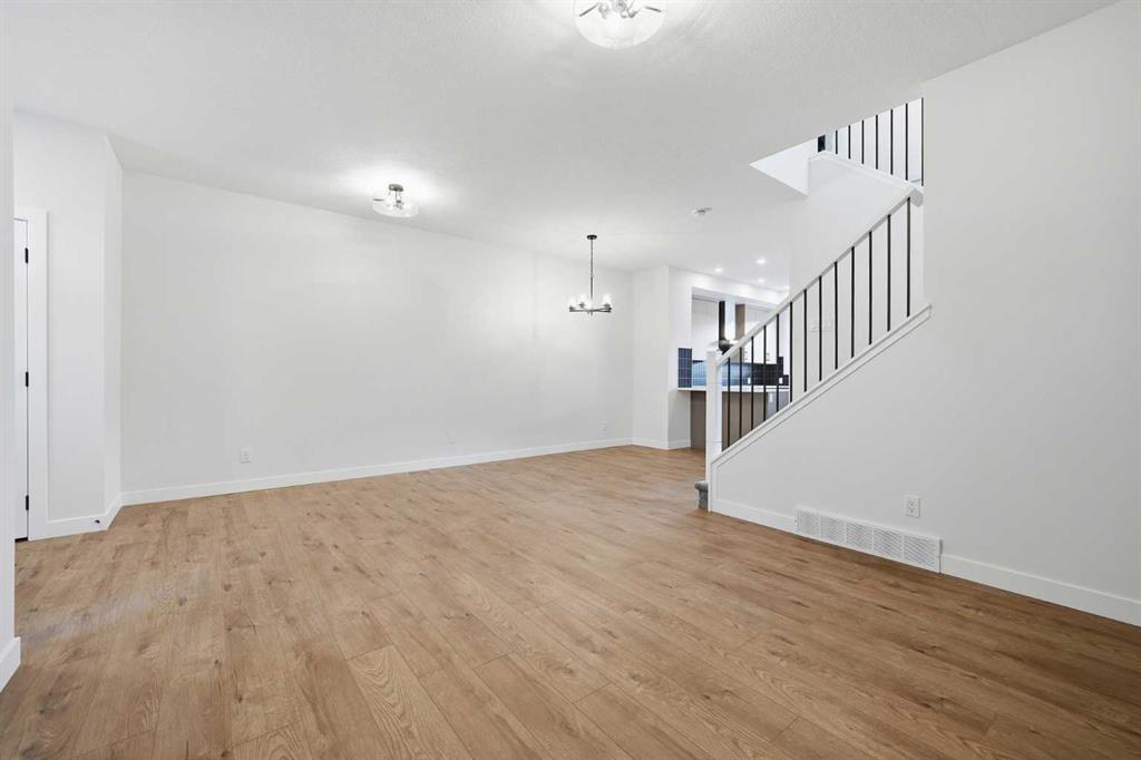 Picture for 596 Buffaloberry Manor SE