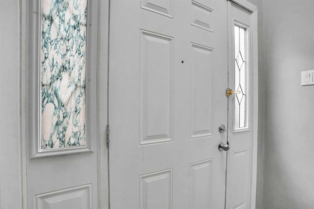 Picture for D, 903 44 Street SE