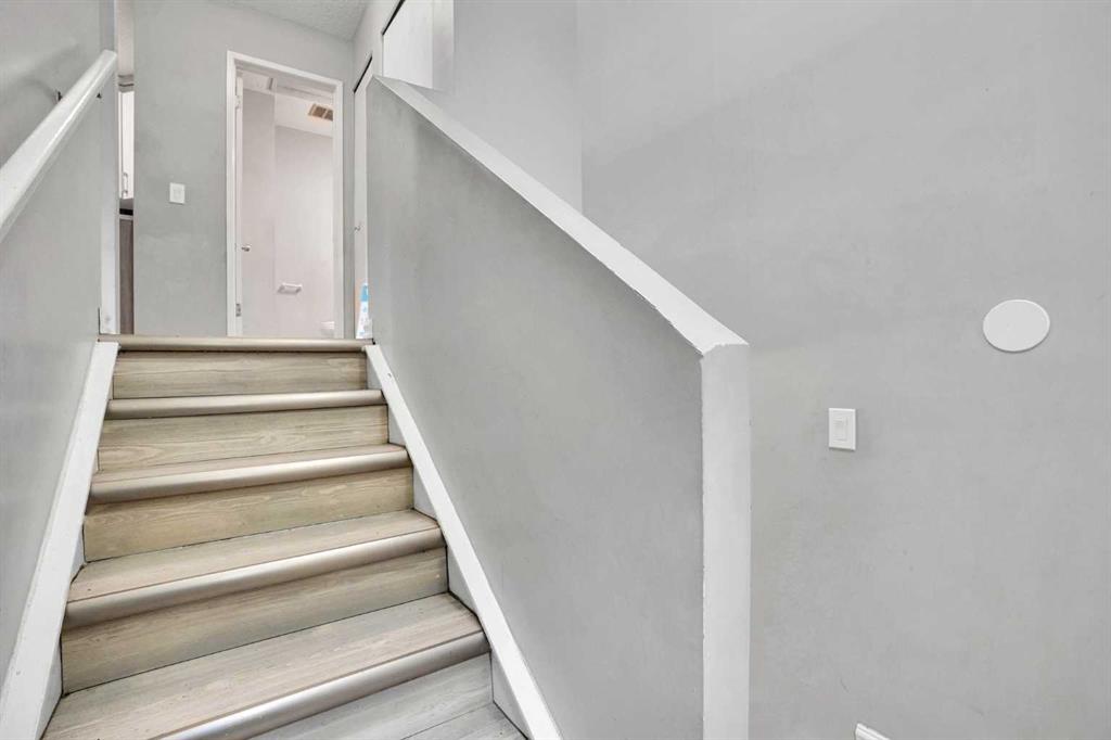 Picture for D, 903 44 Street SE