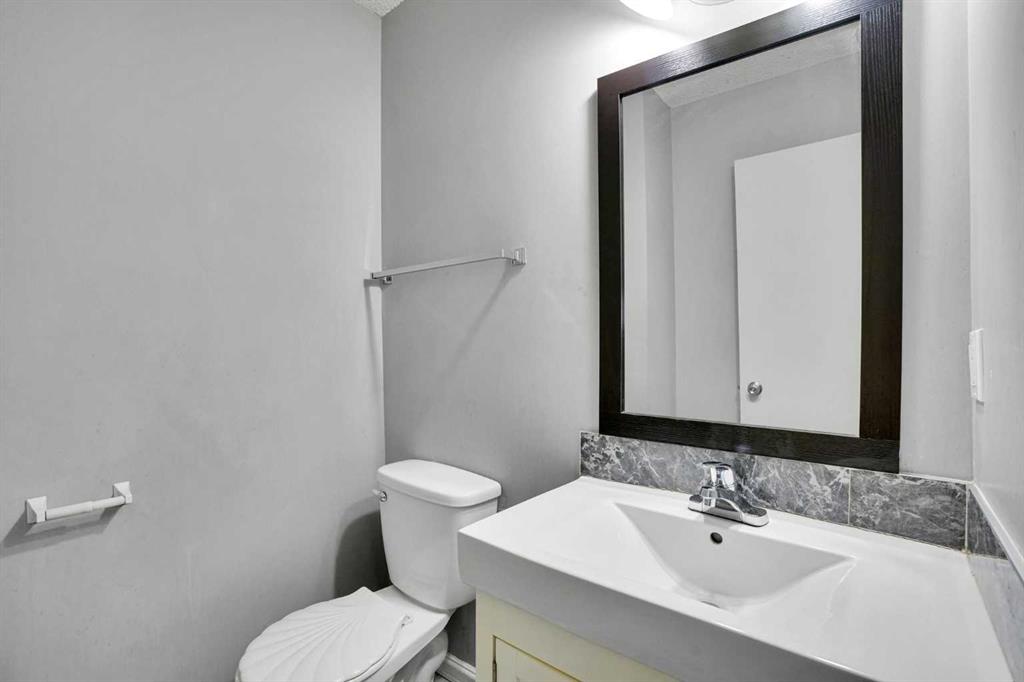 Picture for D, 903 44 Street SE