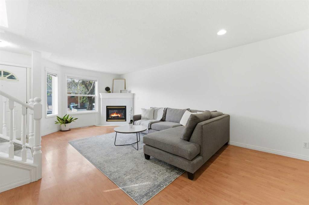 Picture for 1, 2106 35 Avenue SW