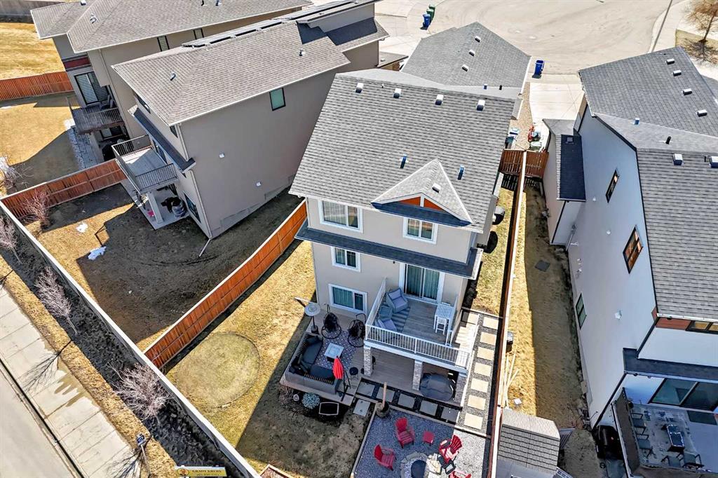 Picture for 35 Walden Mount SE