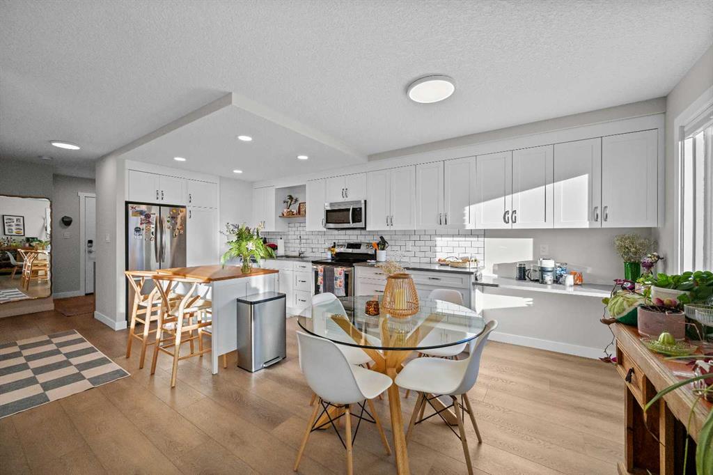 Picture for 201, 1208 14 Avenue SW