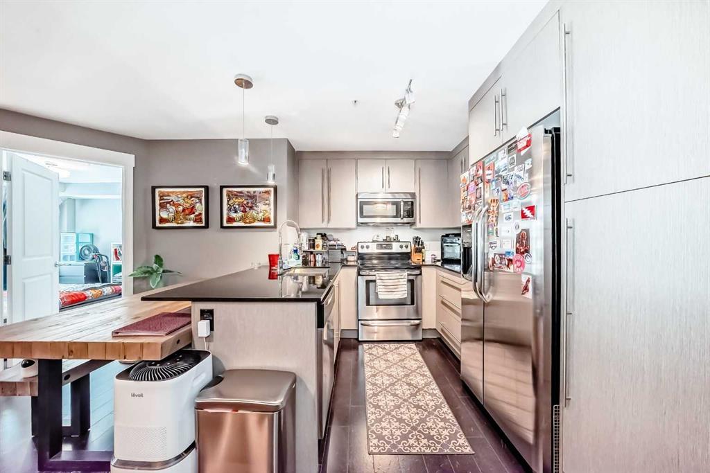 Picture for 2307, 11 Mahogany Row SE