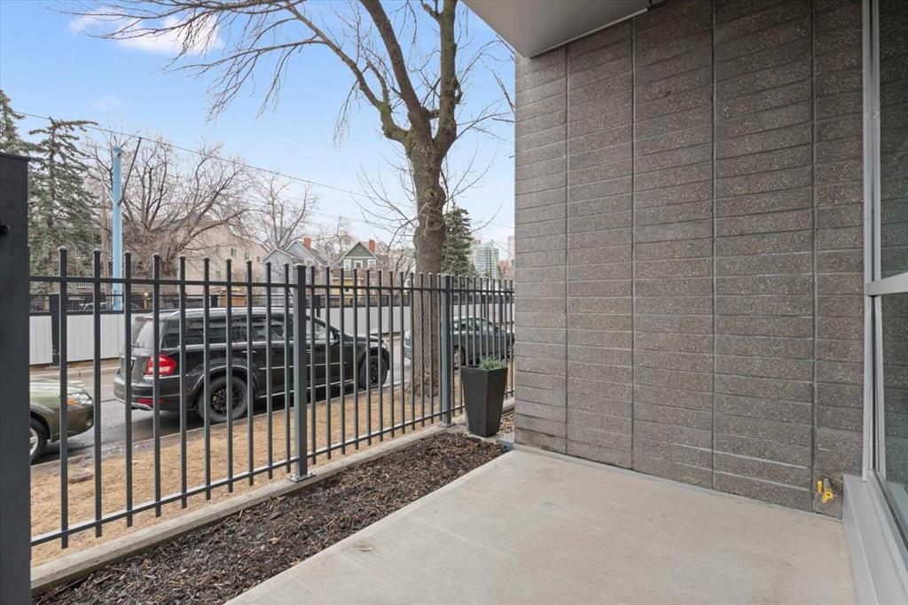 Picture for 111, 235 9A Street NW