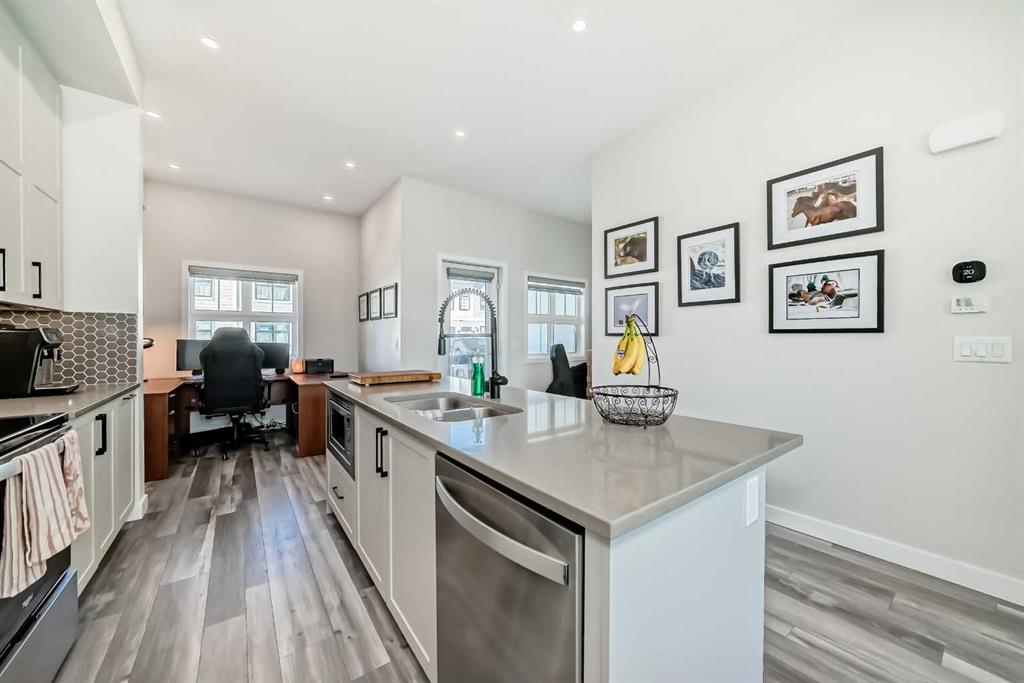 Picture for 158 Les Jardins Park SE