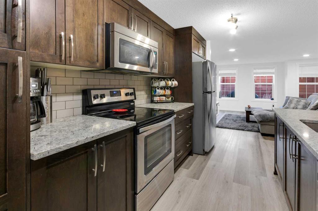 Picture for 1503, 2400 Ravenswood View SE