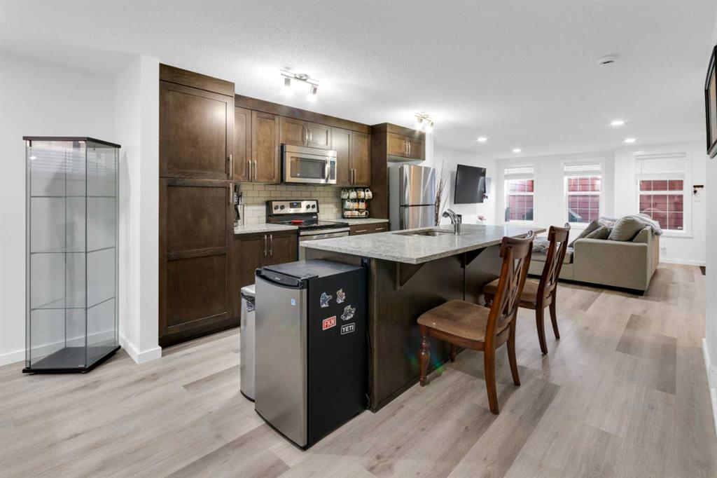 Picture for 1503, 2400 Ravenswood View SE