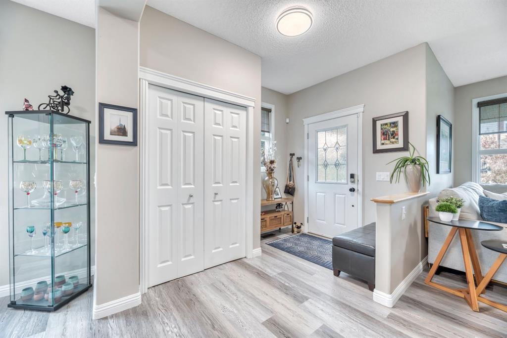 Picture for 250 Prestwick Close SE