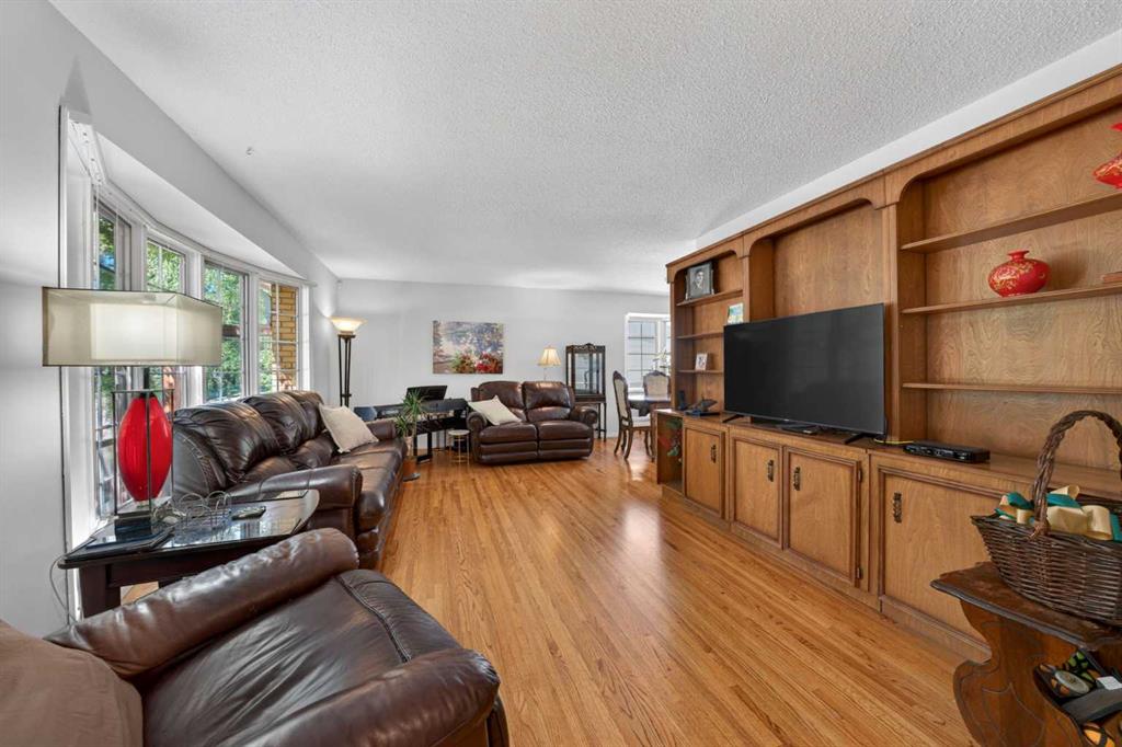 Picture for 740 Hunterston Crescent NW
