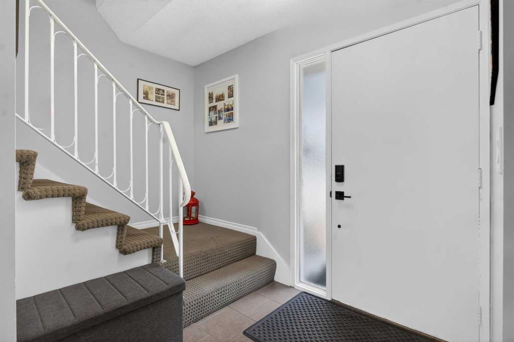 Picture for 348 Midlake Boulevard SE