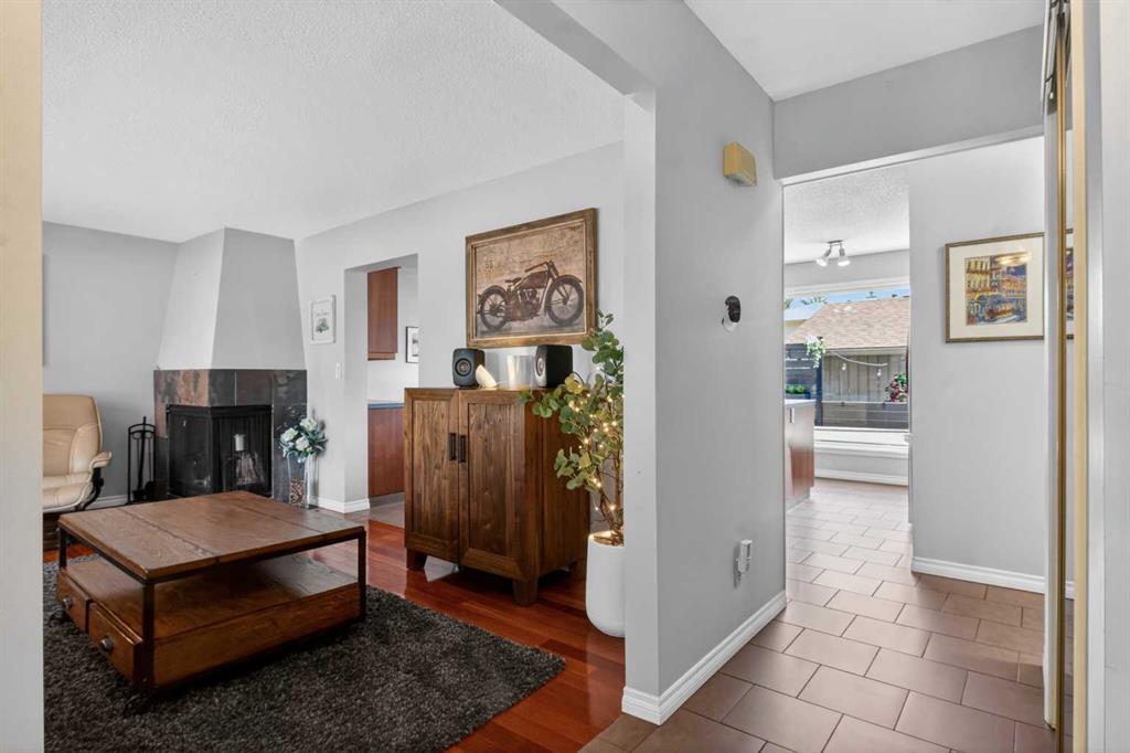 Picture for 348 Midlake Boulevard SE
