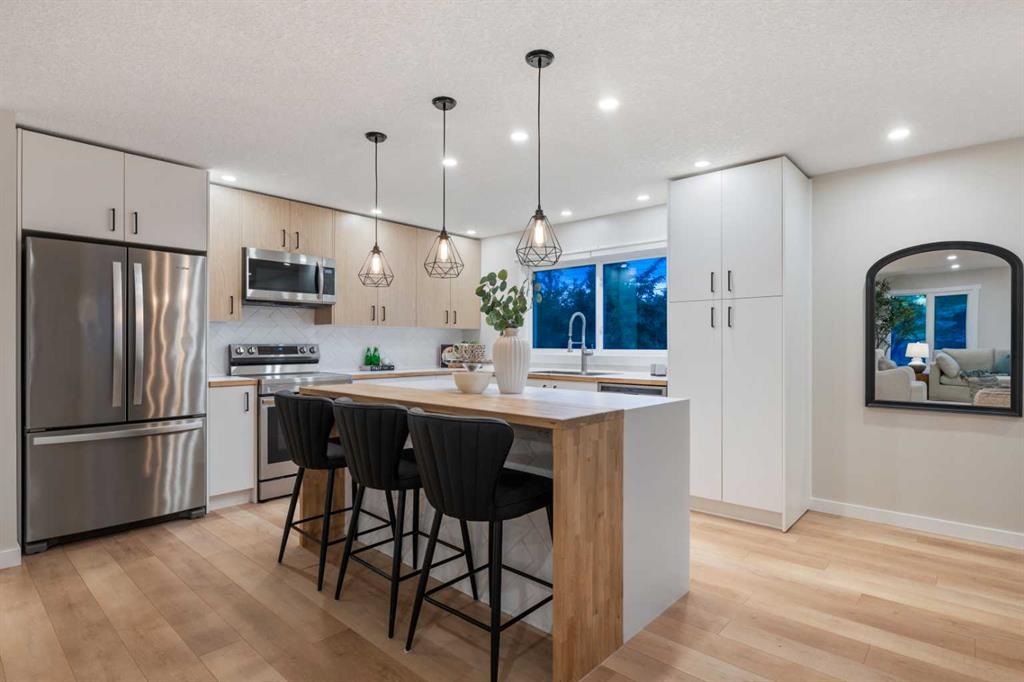 Picture for 1575 Lake Bonavista Drive SE