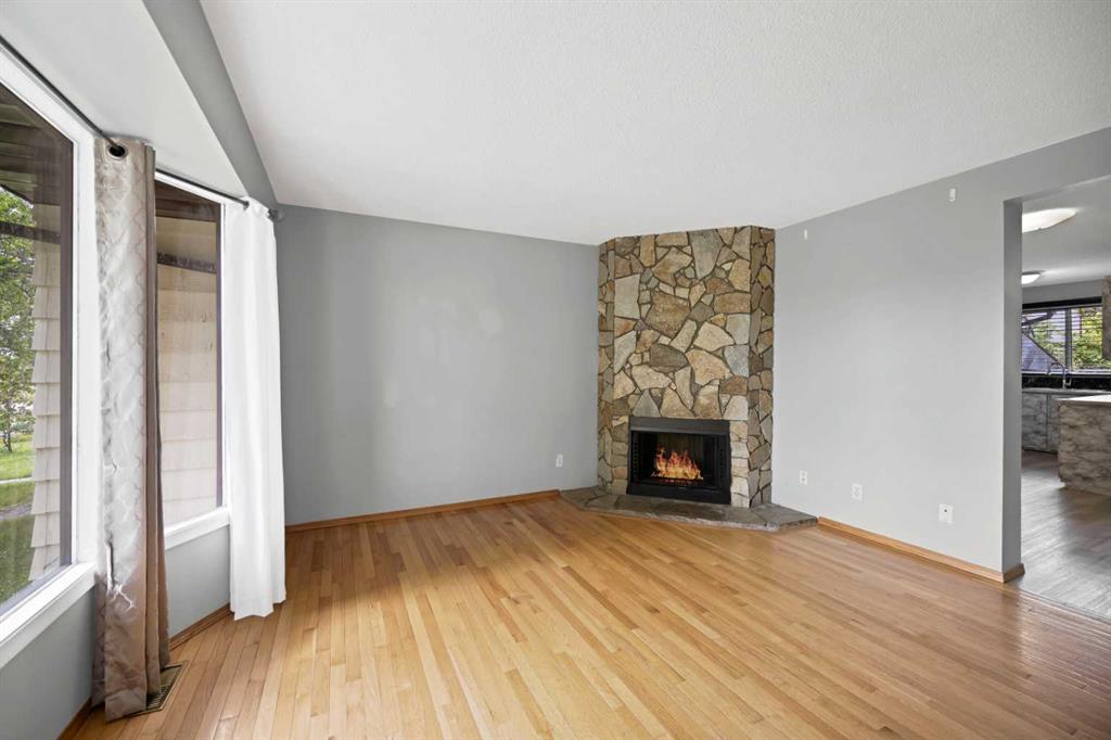 Picture for 56 Templeridge Crescent NE