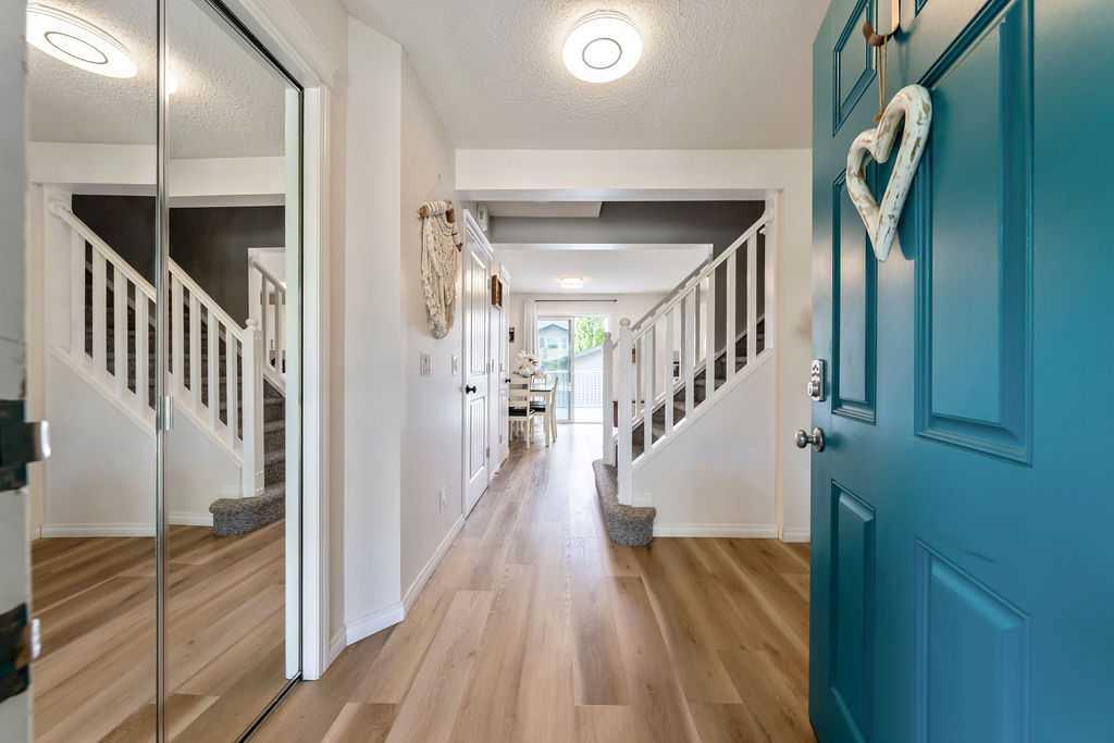 Picture for 19 Drake Landing Way 