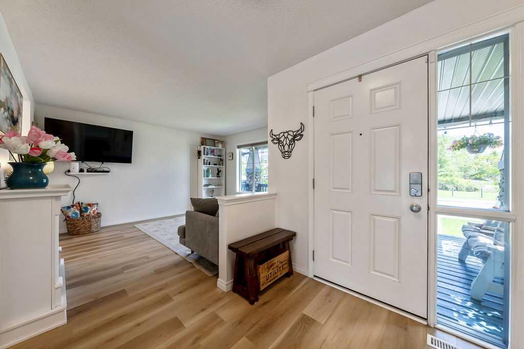 Picture for 19 Drake Landing Way 