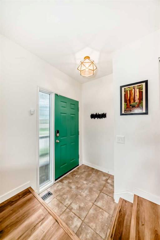 Picture for 584 Woodhill Place SW