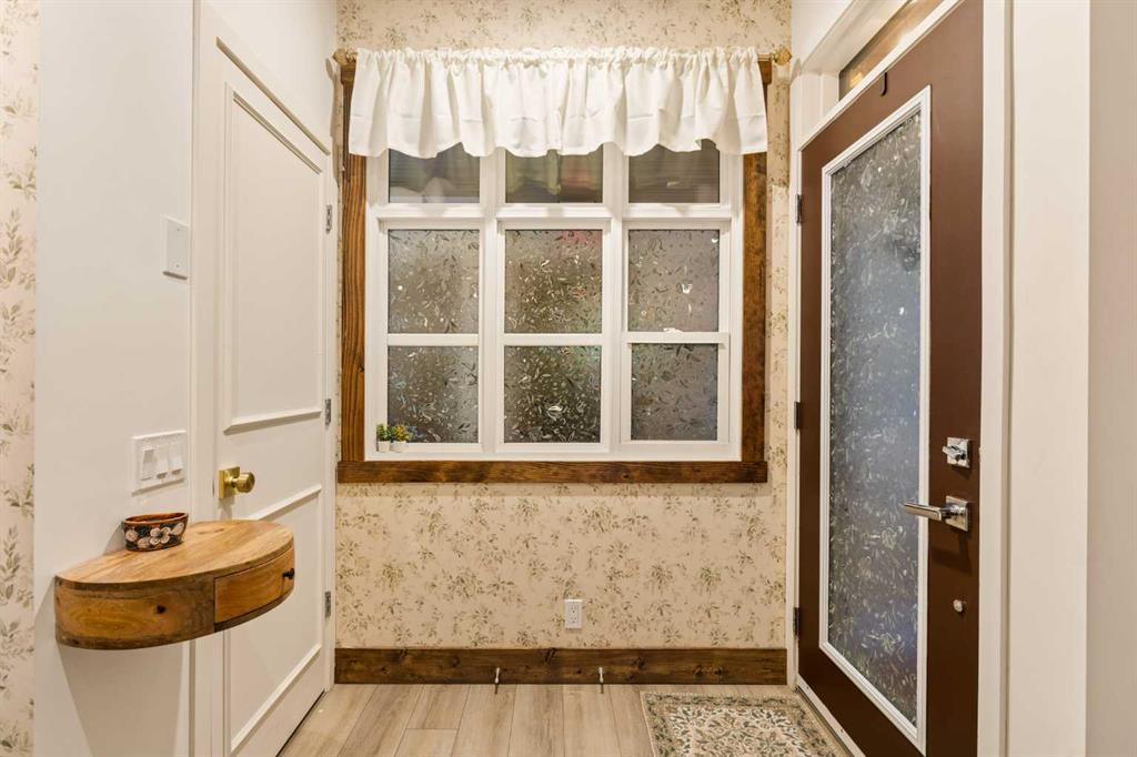 Picture for 243, 1719 9A Street SW