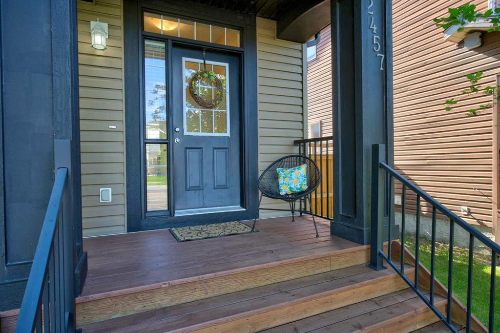 Picture for 2457 Ravenswood View SE