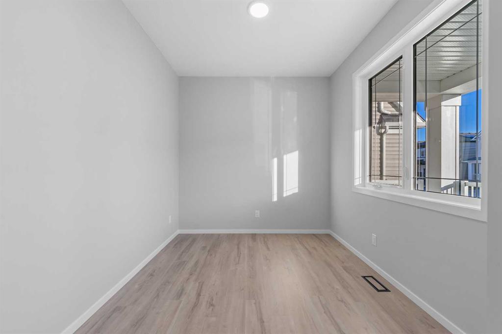 Picture for 38 Cityside View NE