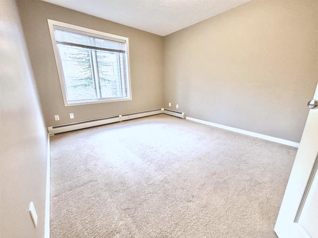Picture for 116, 369 Rocky Vista Park NW https://www.cirrealty.ca/reb/creb/54/A2266554_17.jpg