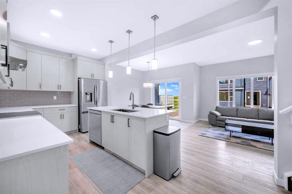 Picture for 154 Silver Spruce Grove SW