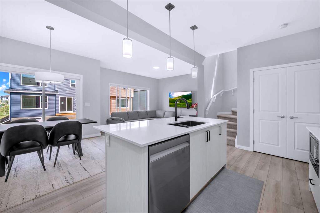 Picture for 154 Silver Spruce Grove SW