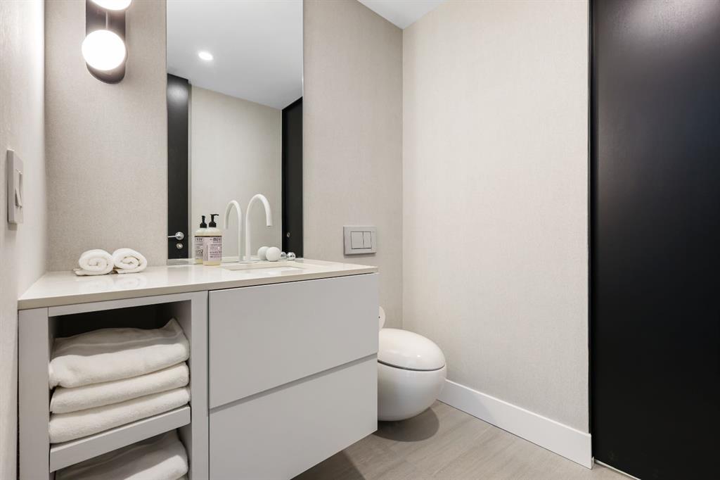 Picture for 1807, 108 9 Avenue SW