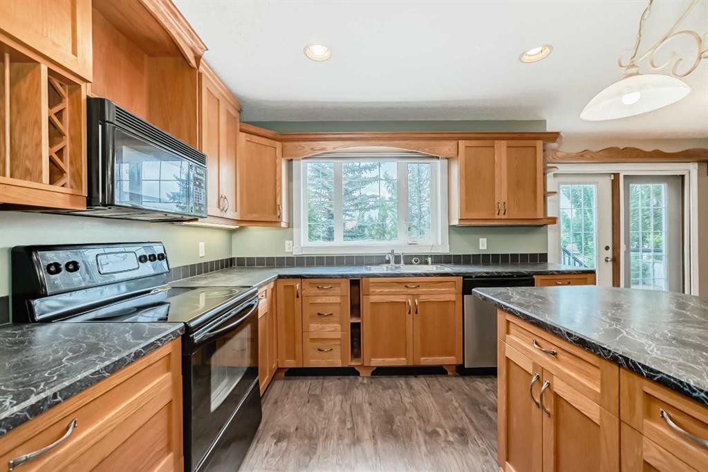 Picture for 310 Highwood Village Place NW