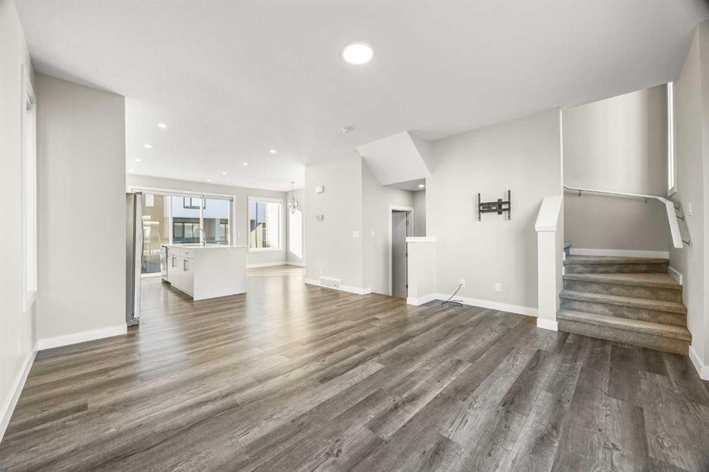 Picture for 318 Evanscrest Square NW