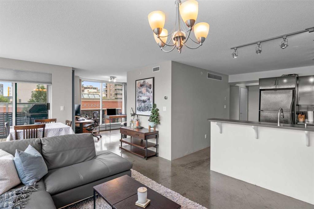 Picture for 207, 188 15 Avenue SW