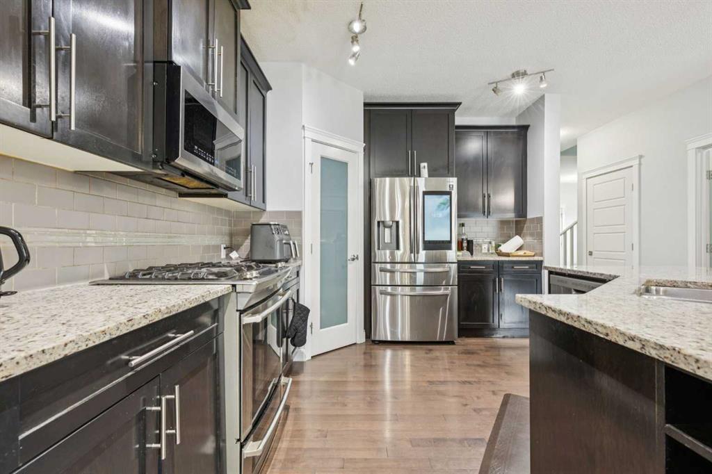 Picture for 325 Evanspark Gardens NW