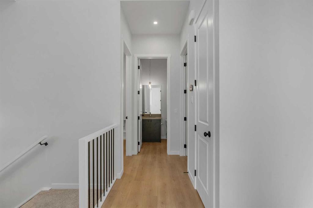 Picture for 63 Bartlett Crescent SE