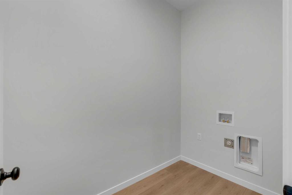 Picture for 63 Bartlett Crescent SE