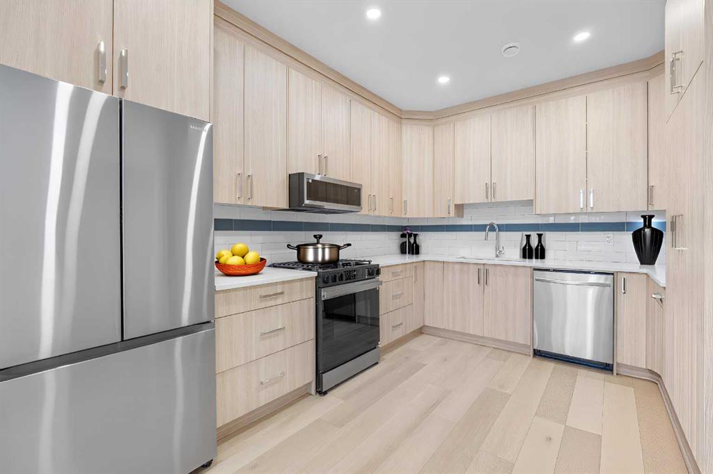 Picture for 7415 39 Avenue NW