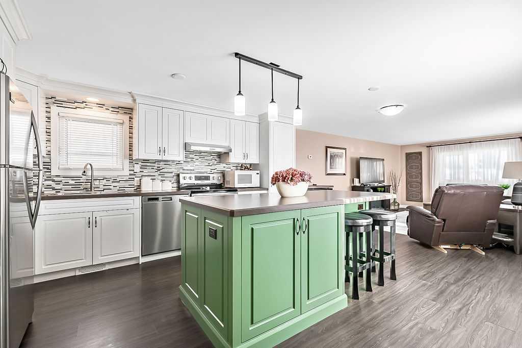 Picture for 830 Bay Road 