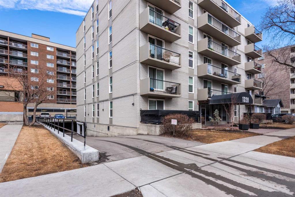 Picture for 303, 1328 13 Avenue SW