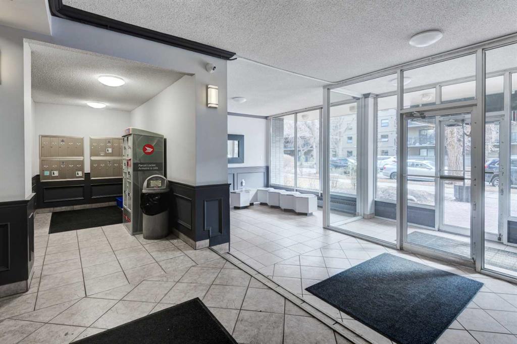 Picture for 303, 1328 13 Avenue SW