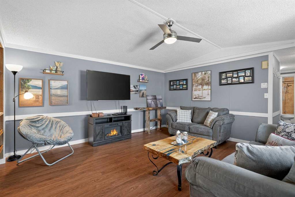 Picture for 110, 6220 17 Avenue SE