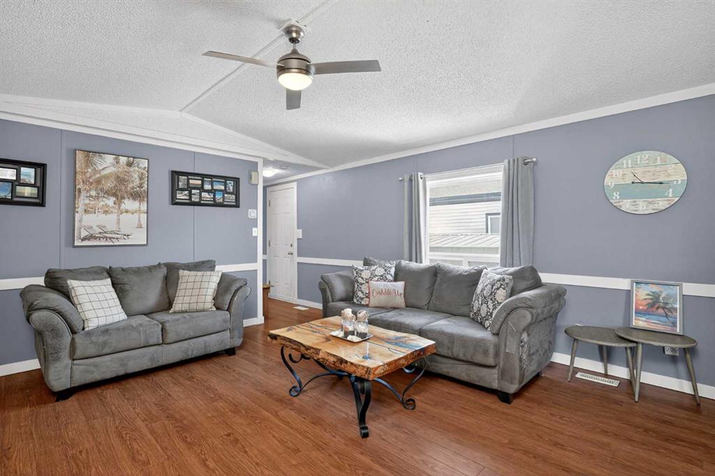 Picture for 110, 6220 17 Avenue SE