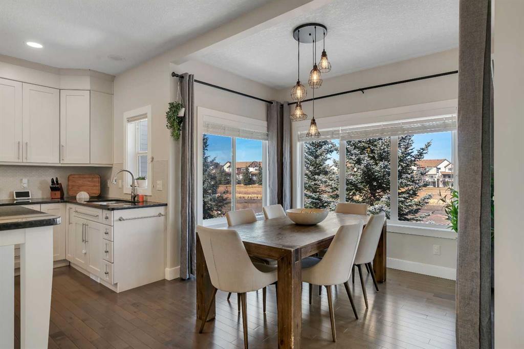 Picture for 135 Copperleaf Crescent SE