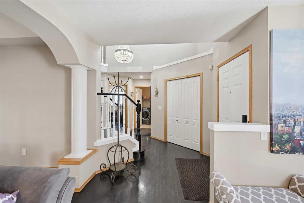 Picture for 46 Panorama Hills Close NW