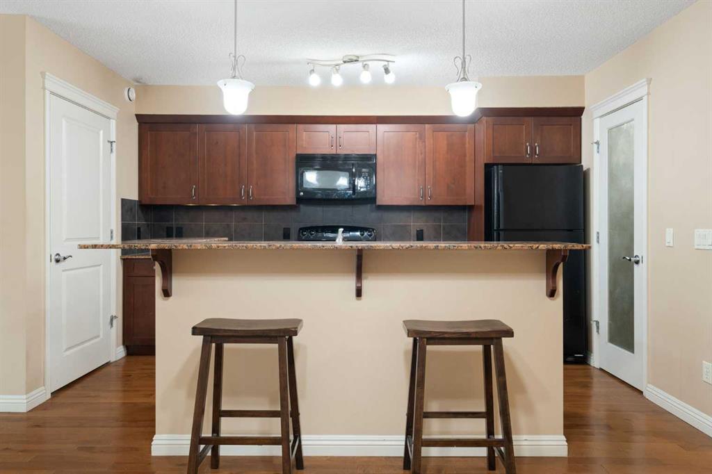 Picture for 30 Mike Ralph Way SW