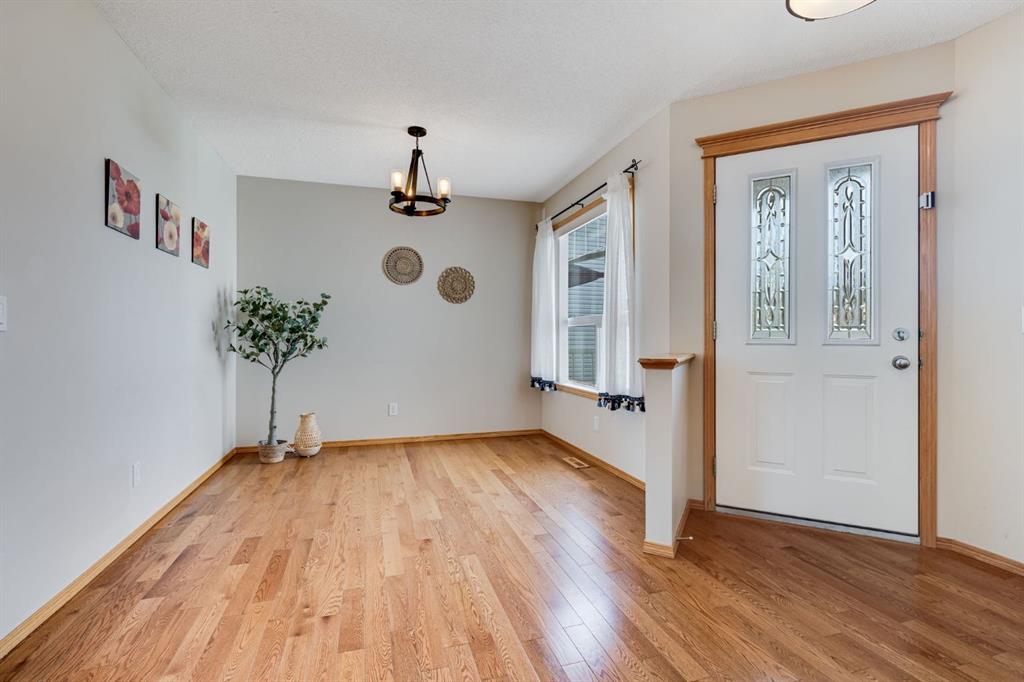 Picture for 281 Bridlemeadows Common SW