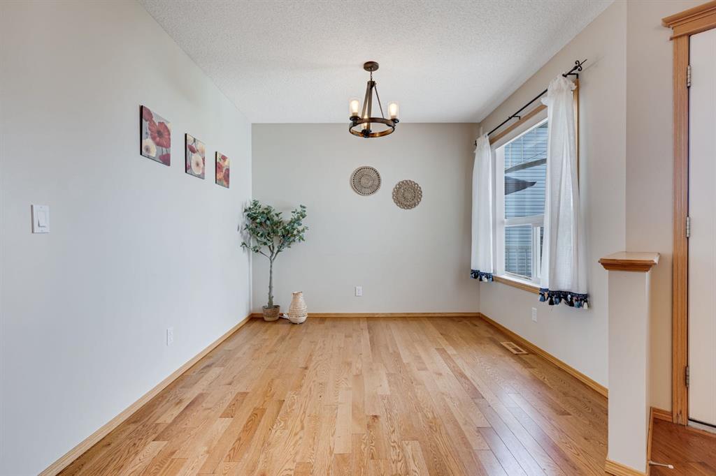 Picture for 281 Bridlemeadows Common SW
