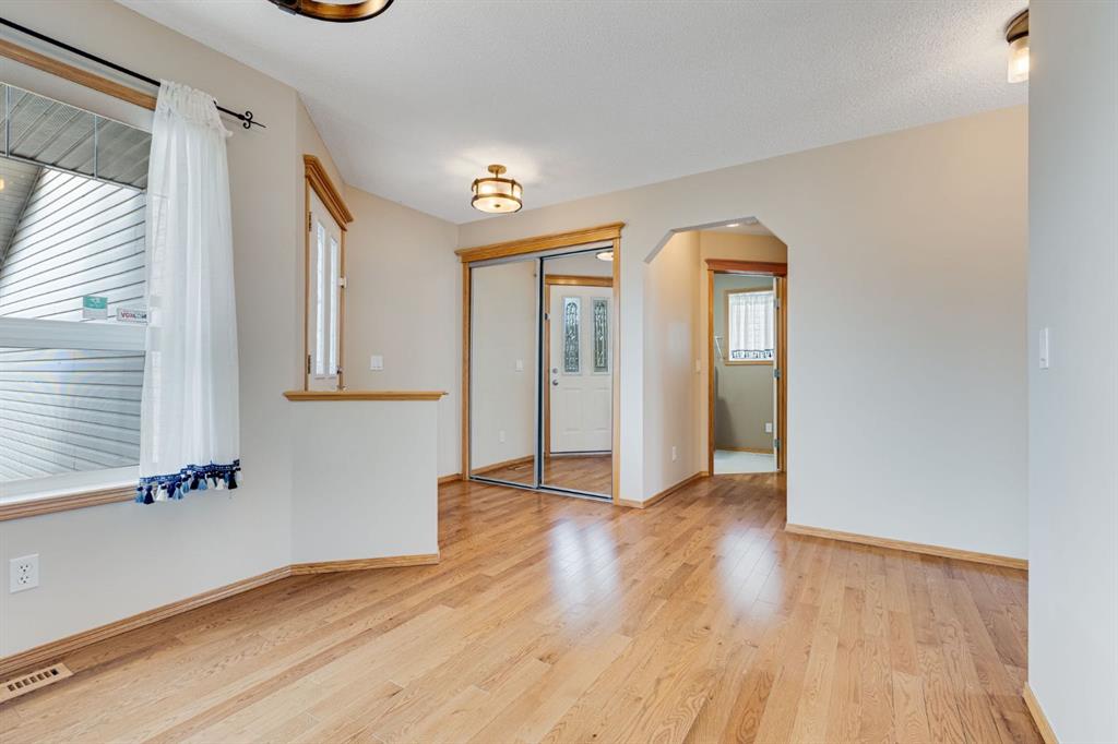 Picture for 281 Bridlemeadows Common SW