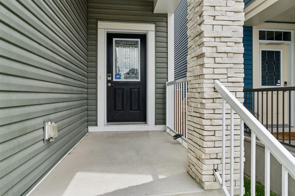 Picture for 44 Legacy Reach Manor SE