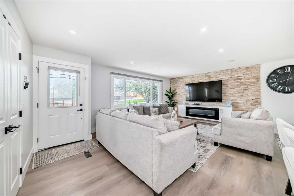 Picture for 12 Rundleson Way NE