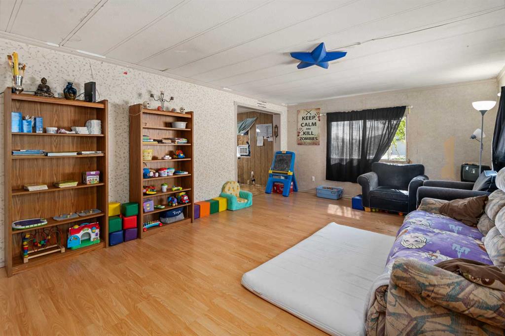 Picture for 461, 3223 83 Street NW