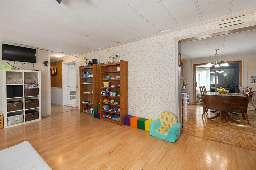 Picture for 461, 3223 83 Street NW